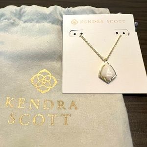 Kendra Scott necklace
